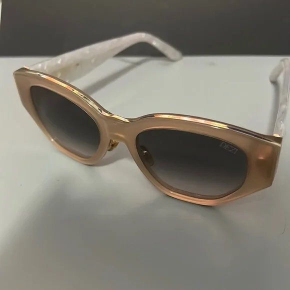 DEZI | Accessories | Dezi Sunglasses In Beige And Pearl  display picture 1